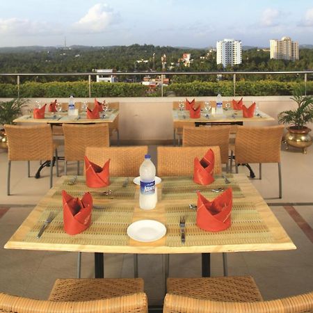 Windsor Rajadhani Hotel Thiruvananthapuram Eksteriør bilde