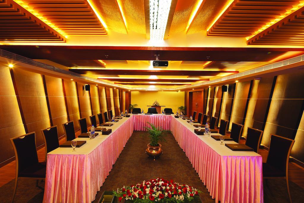Windsor Rajadhani Hotel Thiruvananthapuram Eksteriør bilde