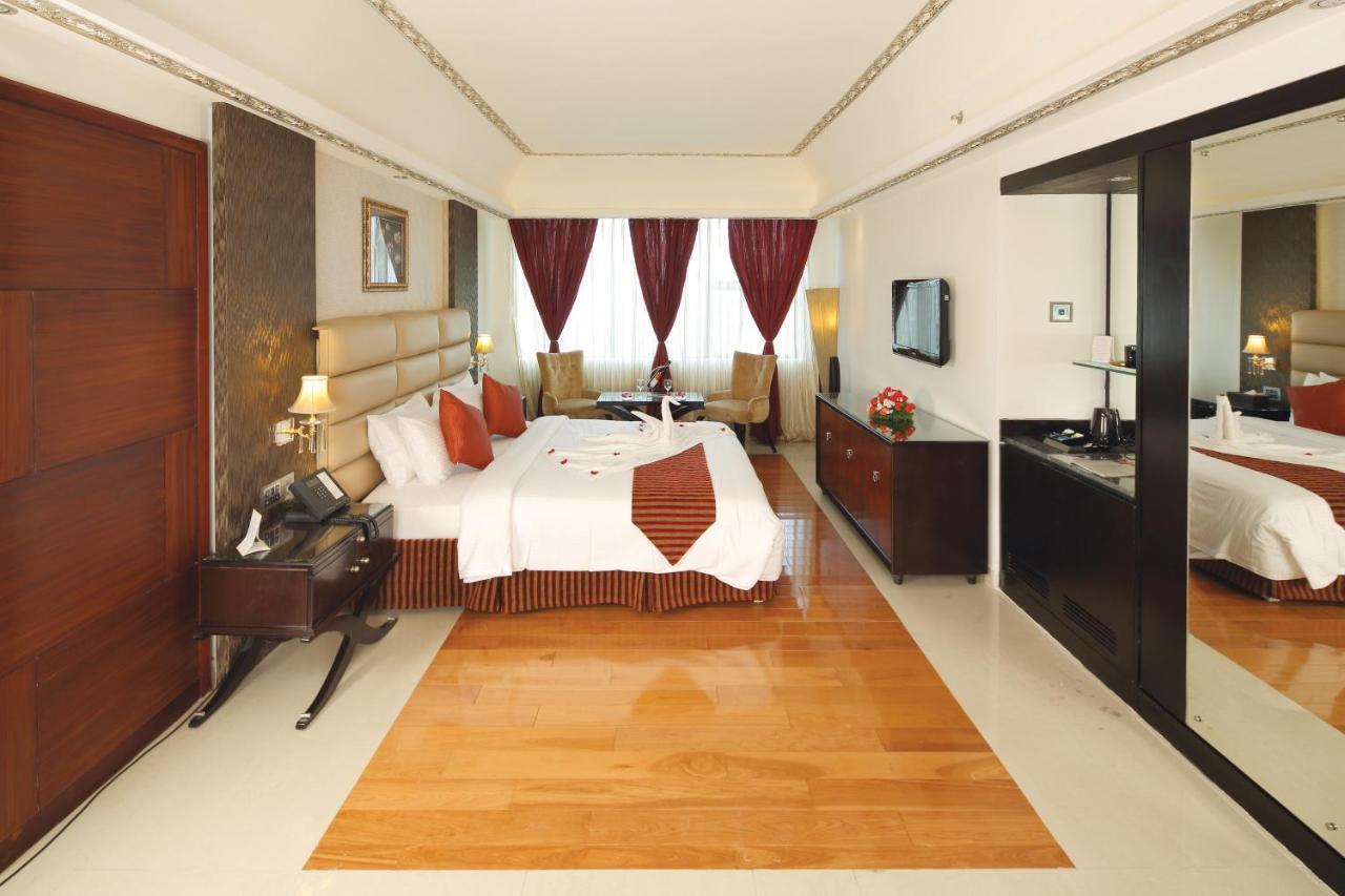 Windsor Rajadhani Hotel Thiruvananthapuram Eksteriør bilde