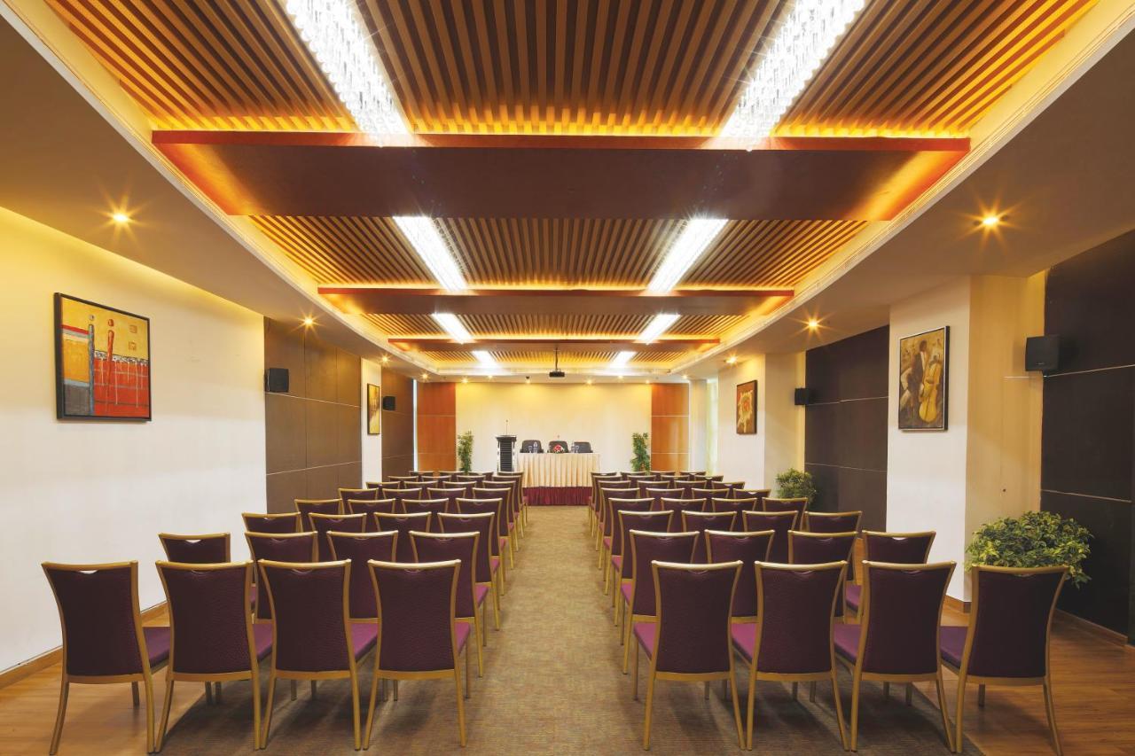 Windsor Rajadhani Hotel Thiruvananthapuram Eksteriør bilde